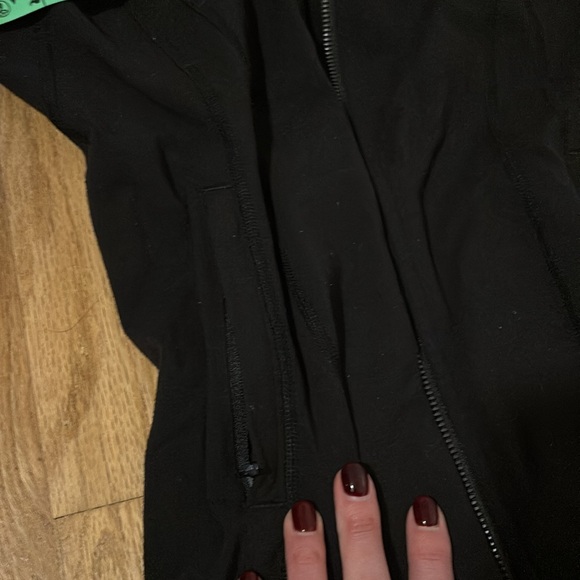 Lululemon athletic jacket with hood.. Size 4 - Picture 6 of 8